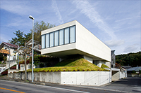 HOUSE-E