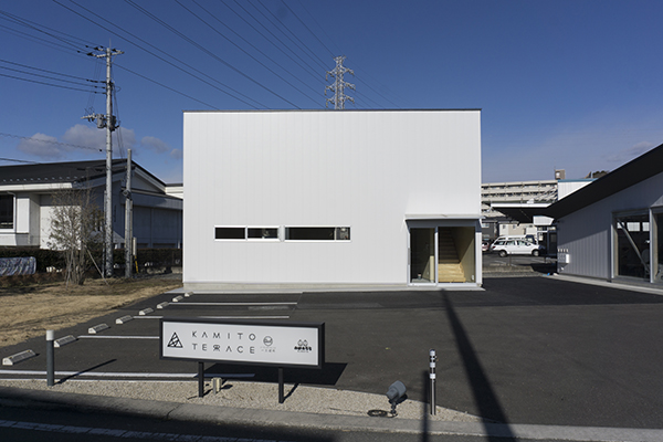 img1.jpg