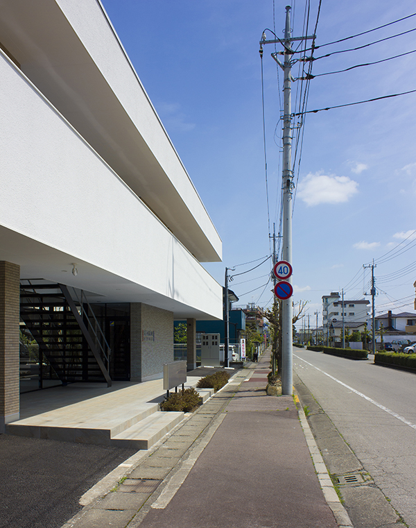 img3.jpg