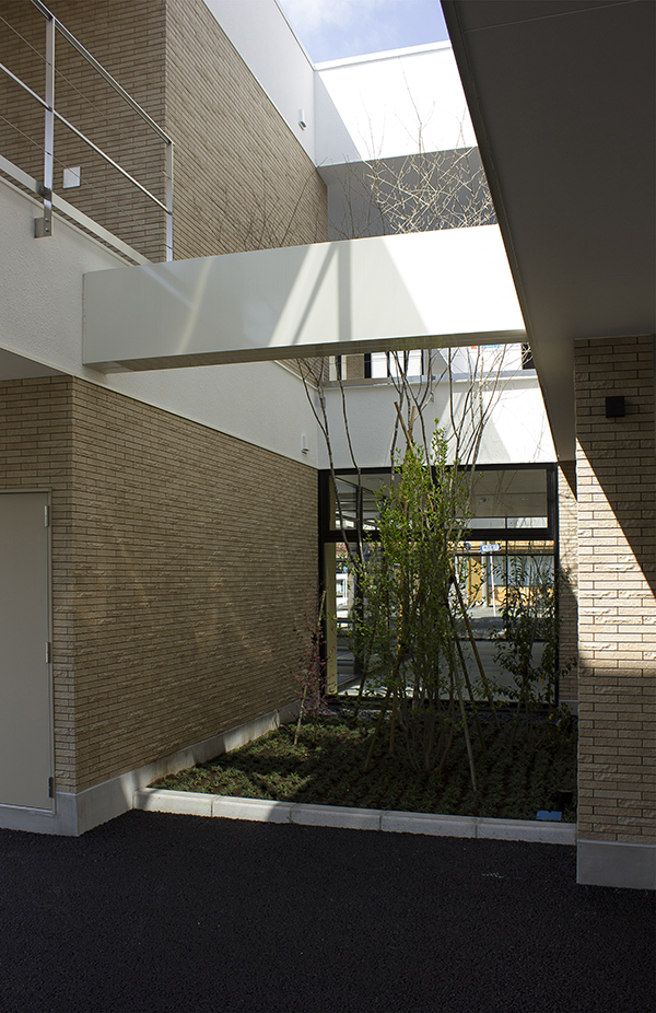 img4.jpg